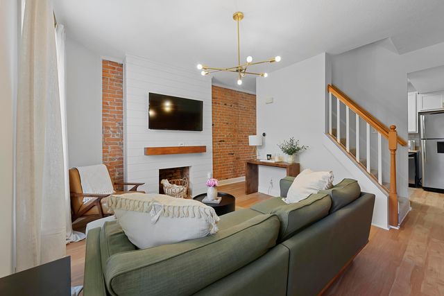 256 E 2nd Avenue, Columbus, OH 43201