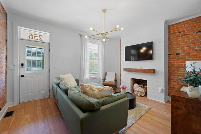256 E 2nd Avenue, Columbus, OH 43201