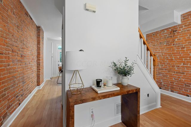 256 E 2nd Avenue, Columbus, OH 43201