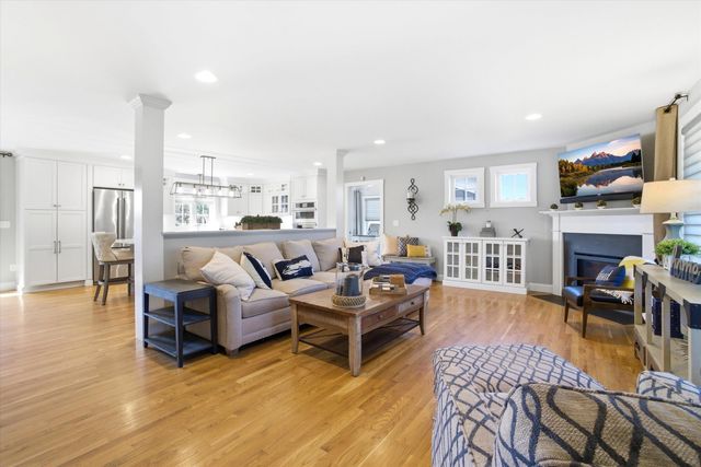 20 Grouse Run, Pelham, NH 03076