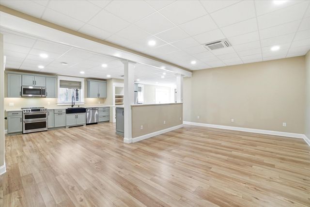 20 Grouse Run, Pelham, NH 03076