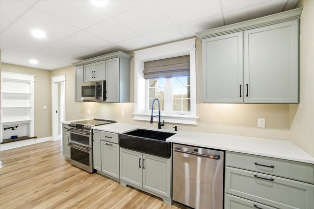 20 Grouse Run, Pelham, NH 03076