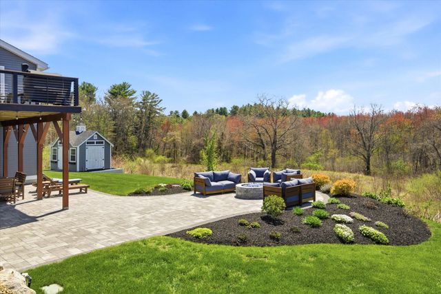 20 Grouse Run, Pelham, NH 03076
