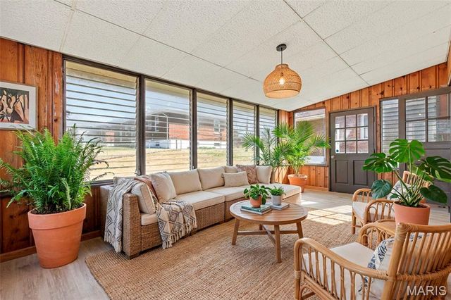 1083 Jennings Station Road, St Louis, MO 63137