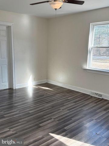 143 CHARLES LN, Louisa, VA 23093