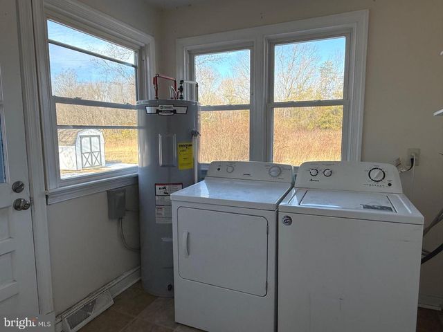 143 CHARLES LN, Louisa, VA 23093