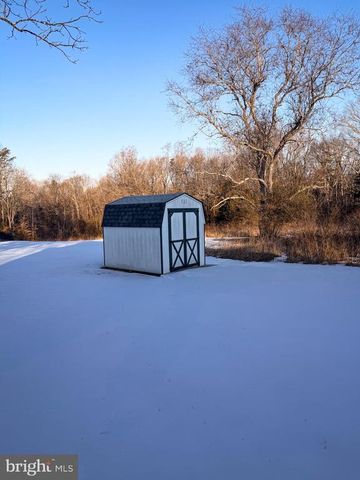 143 CHARLES LN, Louisa, VA 23093