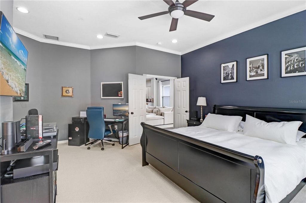 Image 20 of property listing at 9609 ROYCE DRIVE, Tampa, FL 33626
