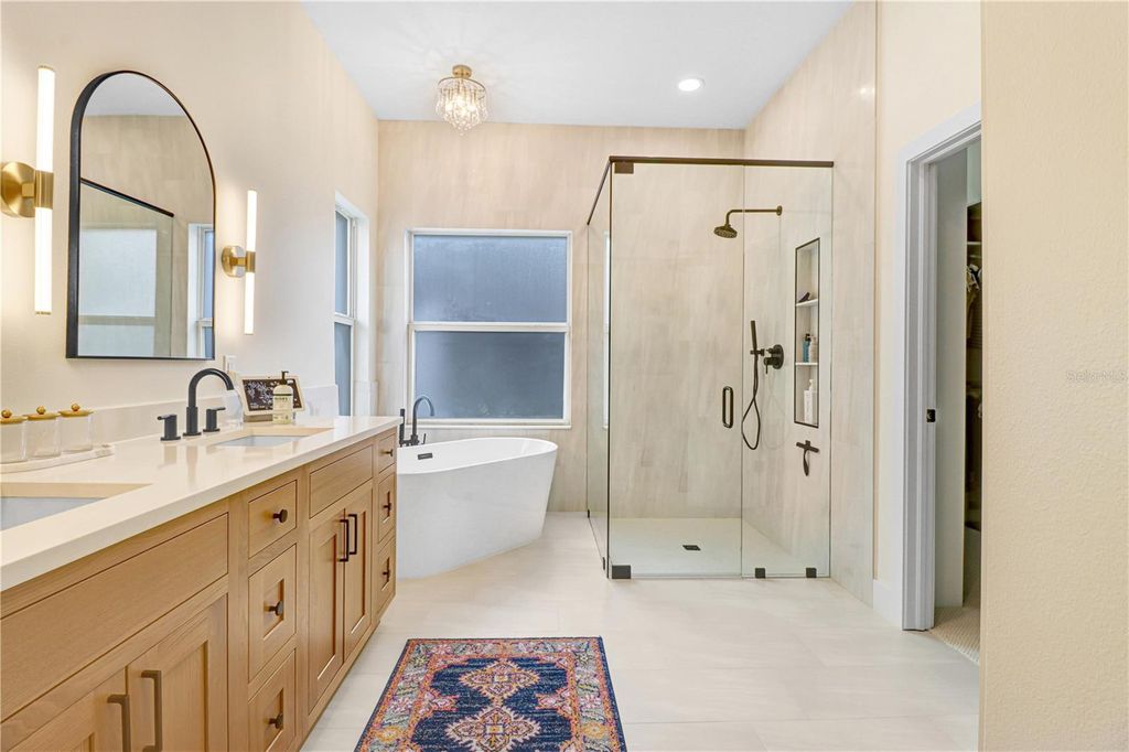 Image 25 of property listing at 9609 ROYCE DRIVE, Tampa, FL 33626