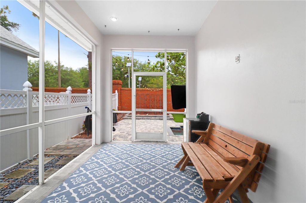 Image 33 of property listing at 9609 ROYCE DRIVE, Tampa, FL 33626