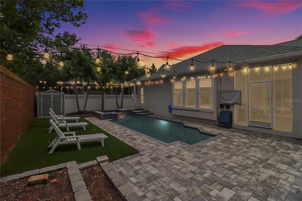 Image 38 of property listing at 9609 ROYCE DRIVE, Tampa, FL 33626