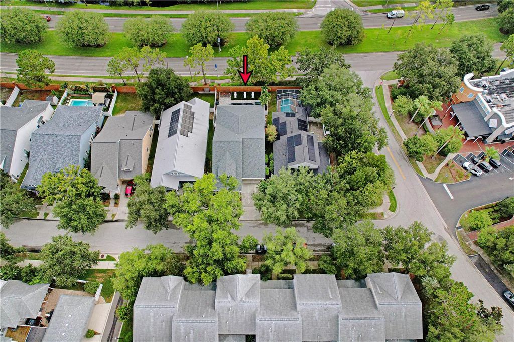Image 40 of property listing at 9609 ROYCE DRIVE, Tampa, FL 33626