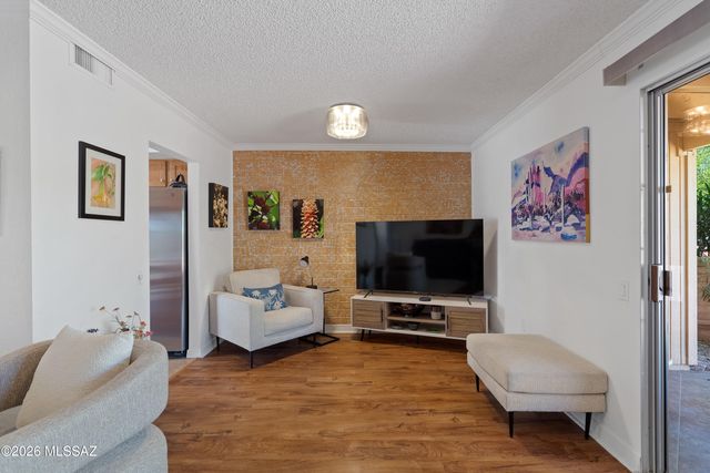 307 N Calle De Las Profetas, Green Valley, AZ 85614