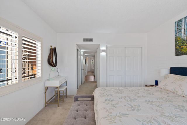 307 N Calle De Las Profetas, Green Valley, AZ 85614