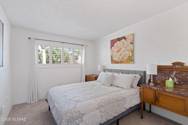 307 N Calle De Las Profetas, Green Valley, AZ 85614