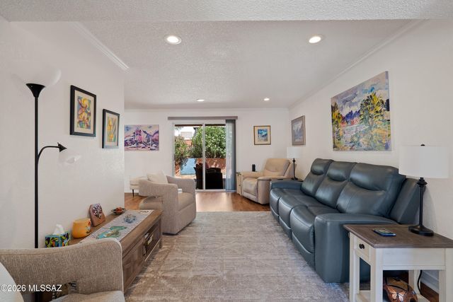 307 N Calle De Las Profetas, Green Valley, AZ 85614