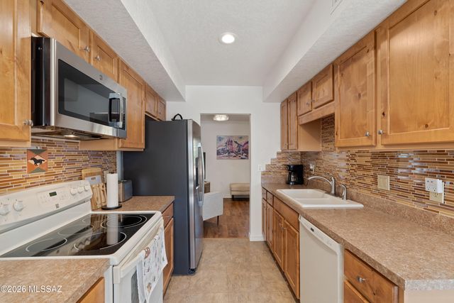 307 N Calle De Las Profetas, Green Valley, AZ 85614
