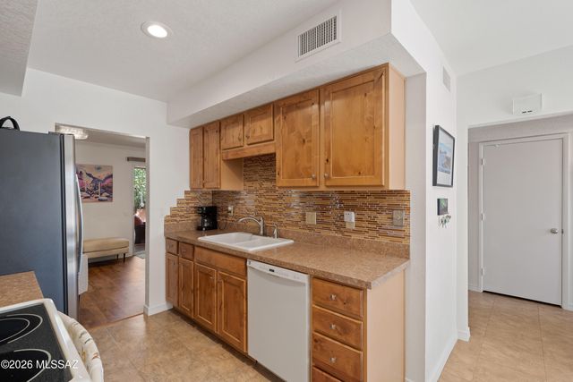 307 N Calle De Las Profetas, Green Valley, AZ 85614