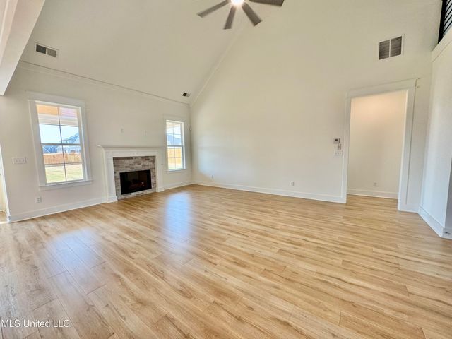 127 Bakersfield Way, Nesbit, MS 38651