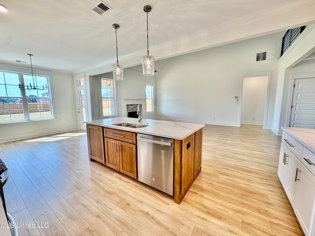 127 Bakersfield Way, Nesbit, MS 38651