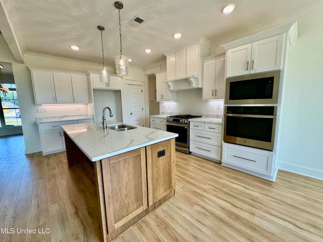127 Bakersfield Way, Nesbit, MS 38651
