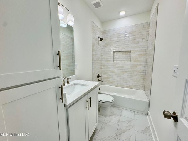 127 Bakersfield Way, Nesbit, MS 38651