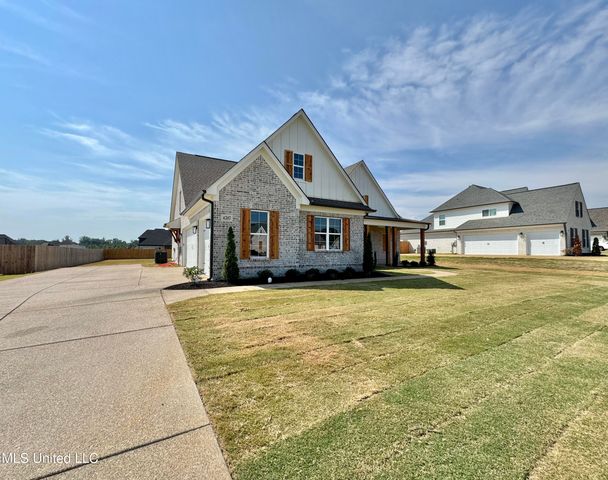 127 Bakersfield Way, Nesbit, MS 38651