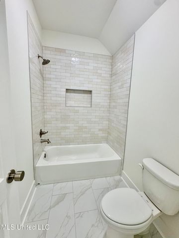 127 Bakersfield Way, Nesbit, MS 38651