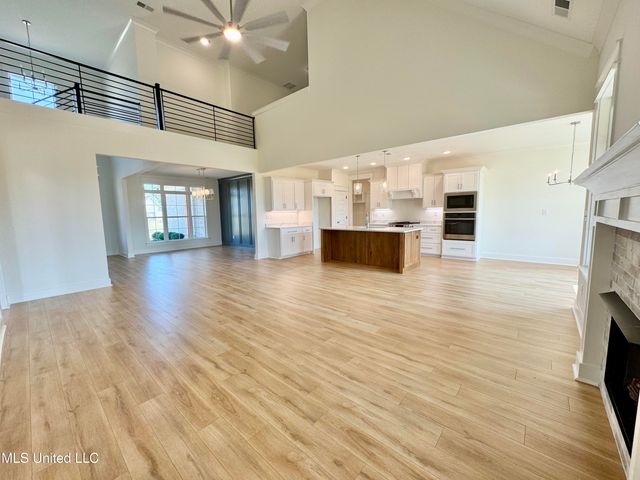127 Bakersfield Way, Nesbit, MS 38651