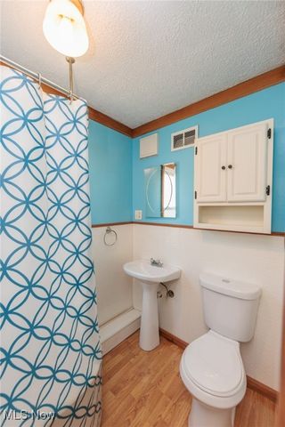 6427 Mackenzie Road, North Olmsted, OH 44070