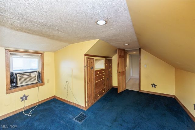 6427 Mackenzie Road, North Olmsted, OH 44070