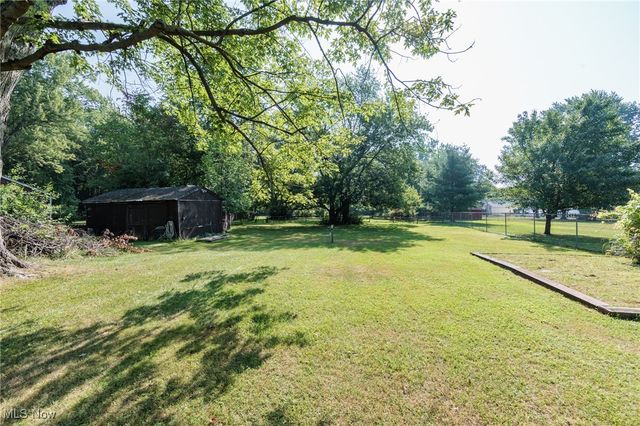 6427 Mackenzie Road, North Olmsted, OH 44070