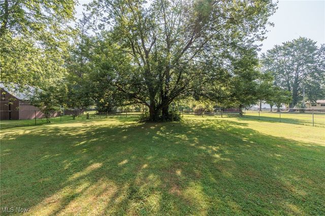 6427 Mackenzie Road, North Olmsted, OH 44070