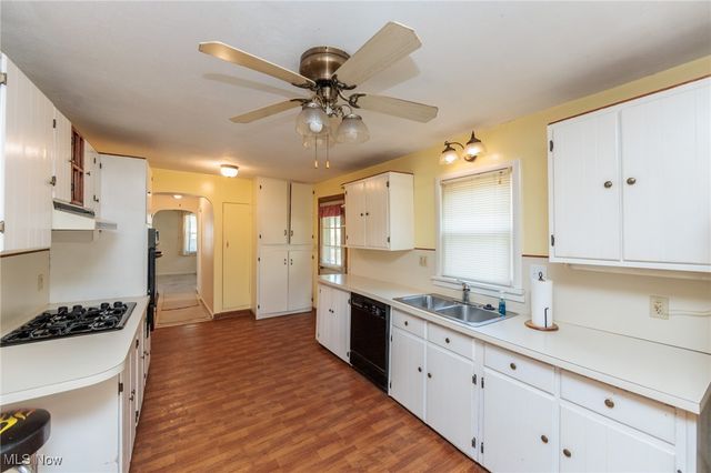 6427 Mackenzie Road, North Olmsted, OH 44070