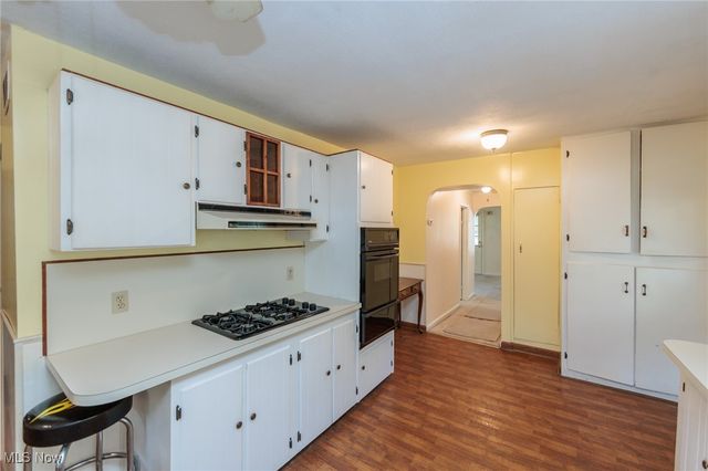 6427 Mackenzie Road, North Olmsted, OH 44070