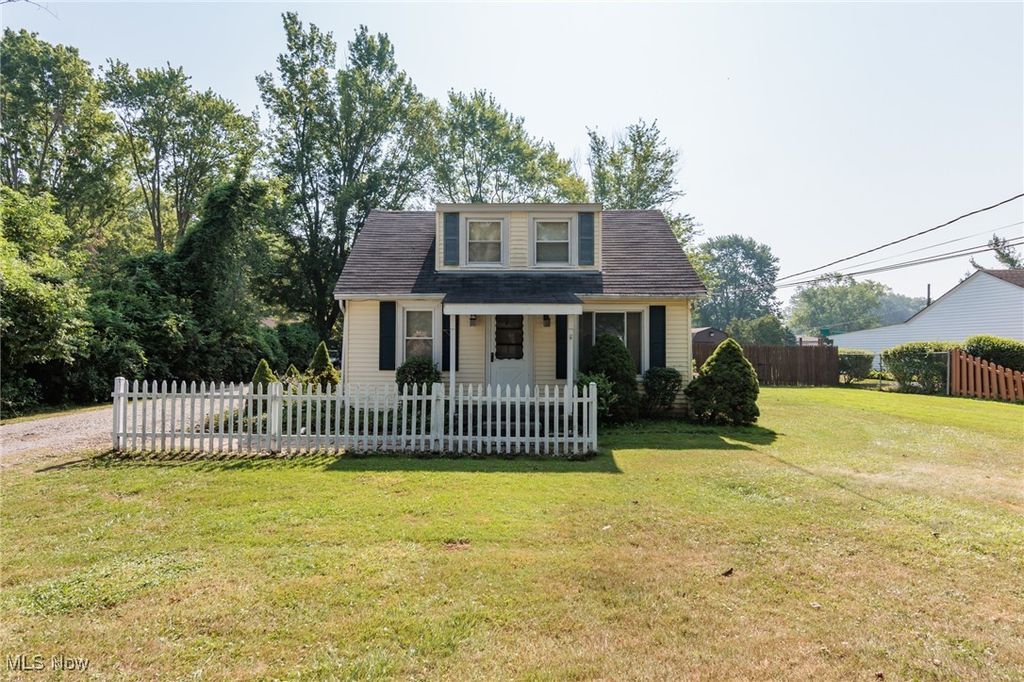 6427 Mackenzie Road, North Olmsted, OH 44070