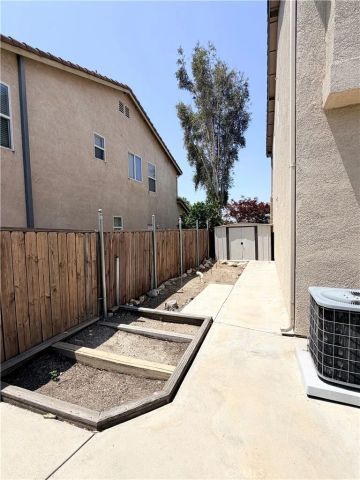 1884 Pinnacle Way, Upland, CA 91784