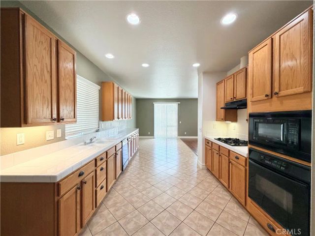 1884 Pinnacle Way, Upland, CA 91784