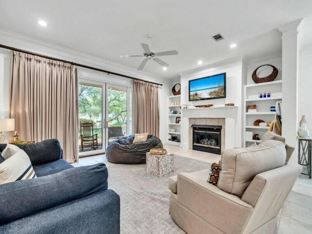 4637 Sunset Pointe, Destin, FL 32541