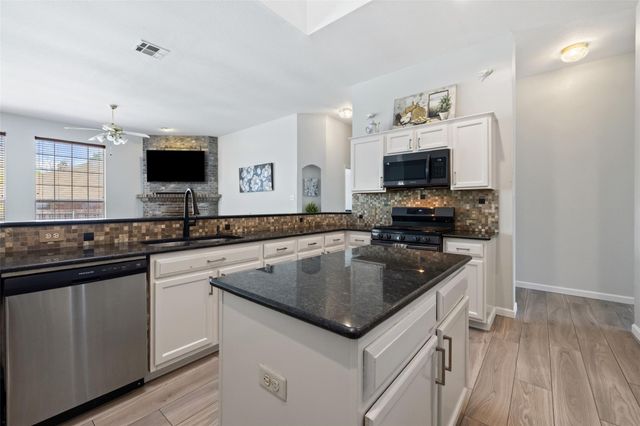 500 Settlers Valley DR, Pflugerville, TX 78660