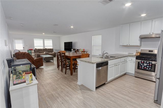 3225 El Dorado Dr, Robstown, TX 78380