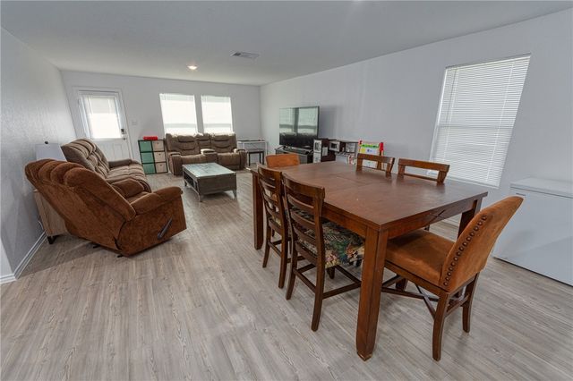 3225 El Dorado Dr, Robstown, TX 78380