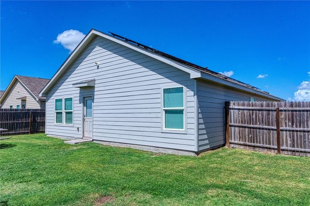 3225 El Dorado Dr, Robstown, TX 78380