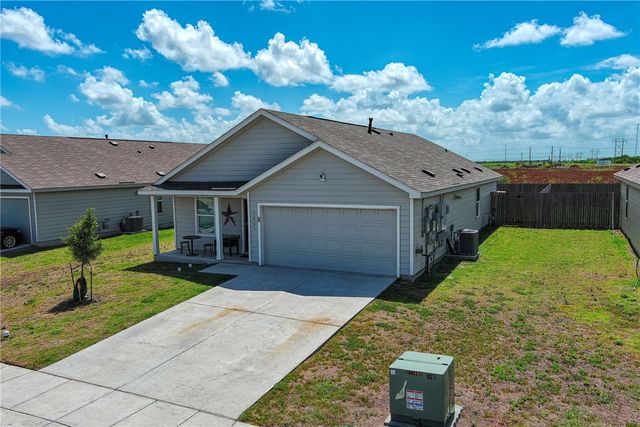 3225 El Dorado Dr, Robstown, TX 78380
