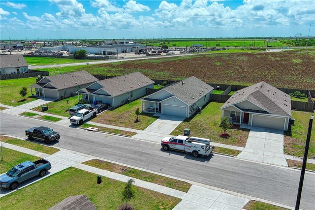 3225 El Dorado Dr, Robstown, TX 78380