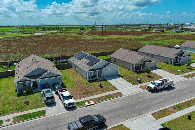 3225 El Dorado Dr, Robstown, TX 78380