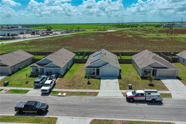 3225 El Dorado Dr, Robstown, TX 78380