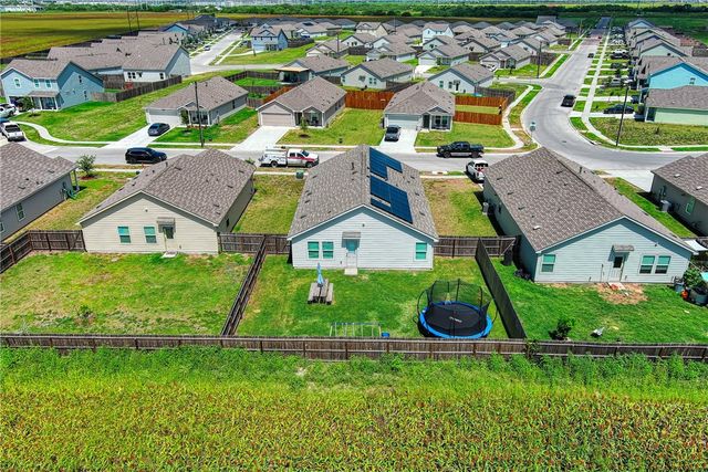 3225 El Dorado Dr, Robstown, TX 78380