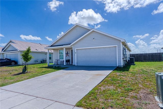 3225 El Dorado Dr, Robstown, TX 78380