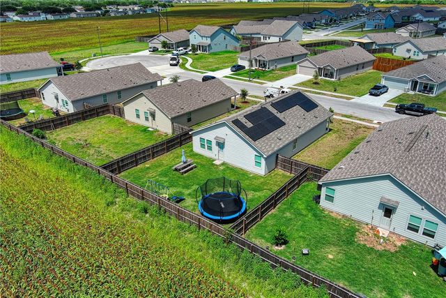 3225 El Dorado Dr, Robstown, TX 78380